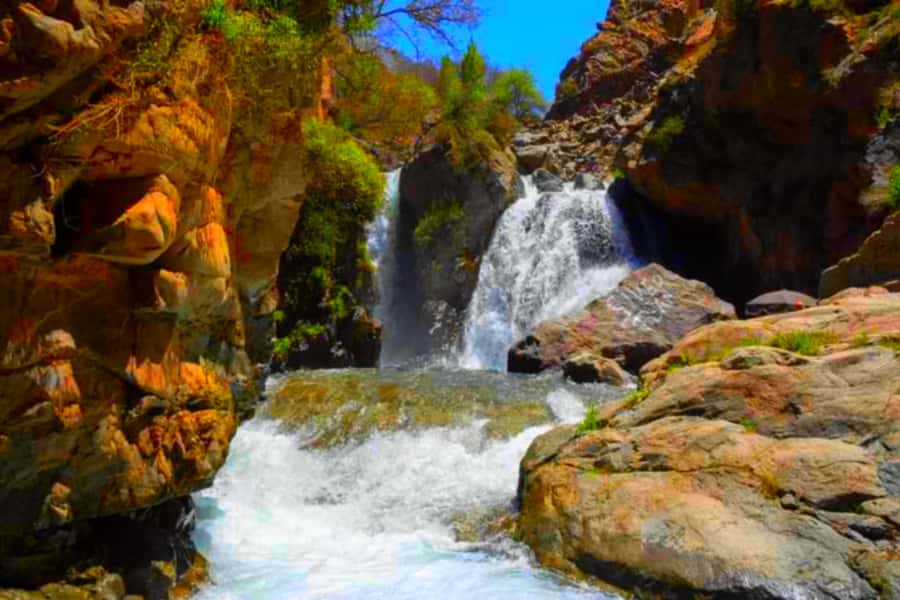 2 Days Desert Agafay and Atlas Mountains Trek From Marrakech - Should you book the Atlas Mountains and Agafay trip?