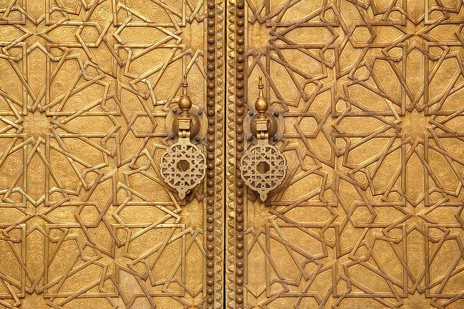 5-Hour Private Walking Tour of the Medina in Fez - Entering Fes el-Bali through Bab Boujloud