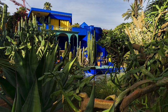 8 - Day Morocco Tour from Casablanca via Chefchaouen & Desert - Day 1: Casablanca, Rabat, and the blue lanes of Chefchaouen
