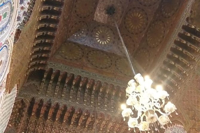 A Unique Experience In Fez With A Guide And A Driver (Full Day) - Walking into the car-free Medina