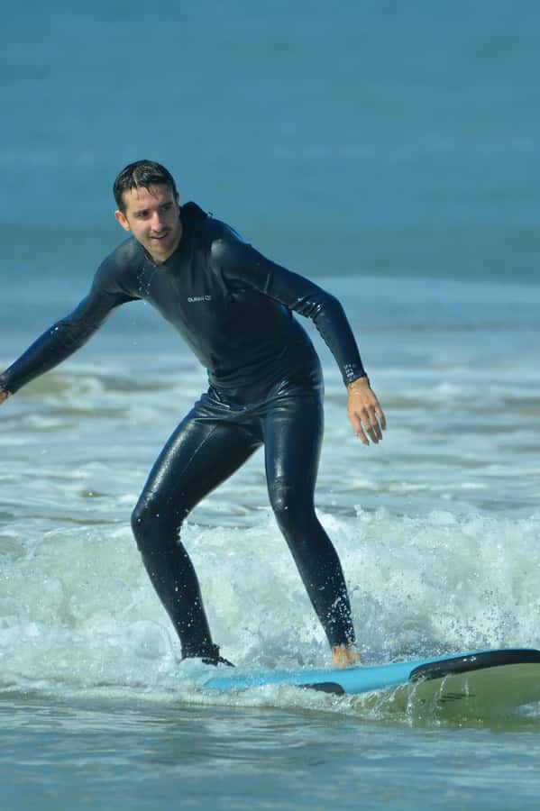 Agadir: Beginner Surf Lesson – Equipment Included - Learning to Catch, Stand, and Turn