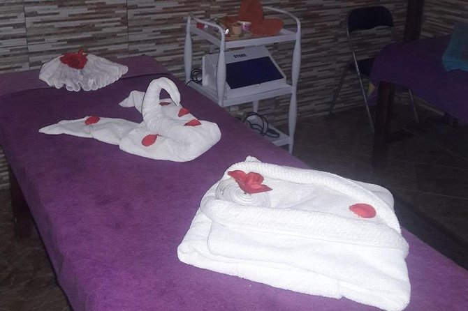 Agadir Moroccan Spa Experience - Inside the spa: lockers, tea, and preparation