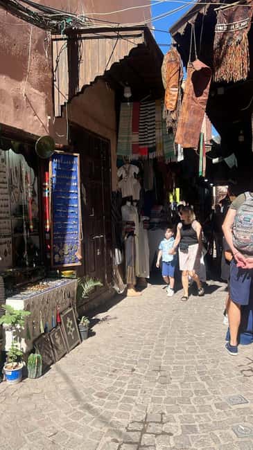 Agadir/Taghazout : Marrakech Guided Tour old Medina & Souks - Bahia Palace and extra entrance costs