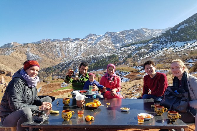 Atlas Mountains & 5 Valleys Tour from Marrakech - All inclusive - - The 60 to 90 minute walk through Berber country