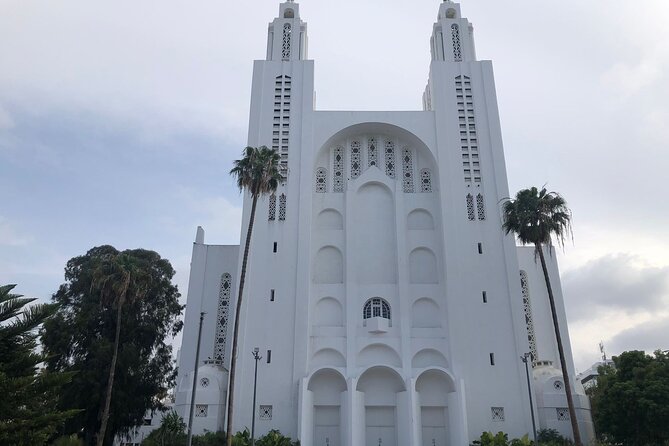 Casablanca and Morocco Shared Walking Tour with Licensed Guide - Marché Central and the city’s everyday rhythm