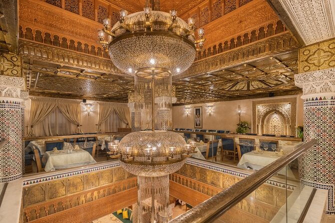 Casablanca City Tour: Hassan II Mosque, Arab League Park & Sights - A short walk through the Old Medina