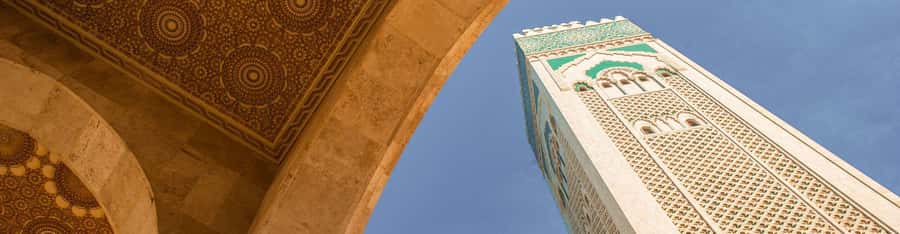 Casablanca Cultural Tour: Medina, Views & Local Delights - Walking Casablanca’s old medina
