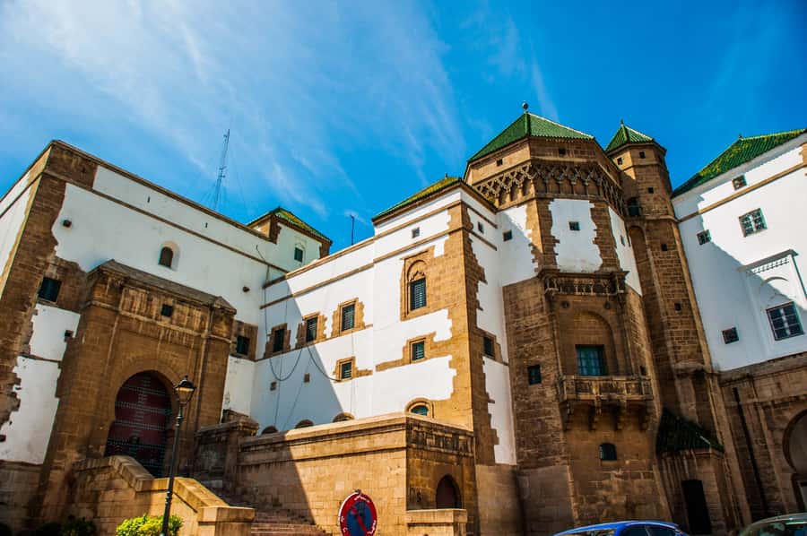 Casablanca Cultural Tour: Medina, Views & Local Delights - A local market, tea, and a taste of ordinary Casablanca