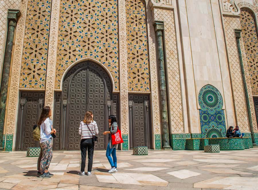 Casablanca Cultural Tour: Medina, Views & Local Delights - Rick’s Café and the useful movie connection