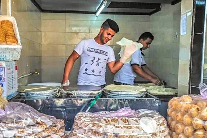 Casablanca Food Tour - Moroccan Street Food Tour - Why the group size matters in Habbous