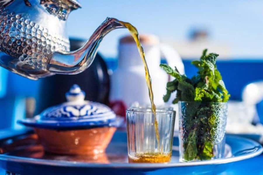 Casablanca: Food Tour with Tastings in Quartier Habous - What the guide adds to the food