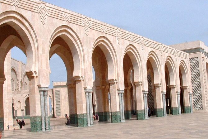 Casablanca Guided Tour with professional guide and lux vehicle - Central Market and the Old Medina