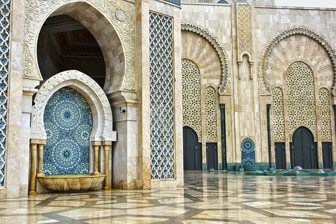 Casablanca: Hassan II Mosque & City Highlights Tour - Habbous brings tea, shopping, and Moroccan craft