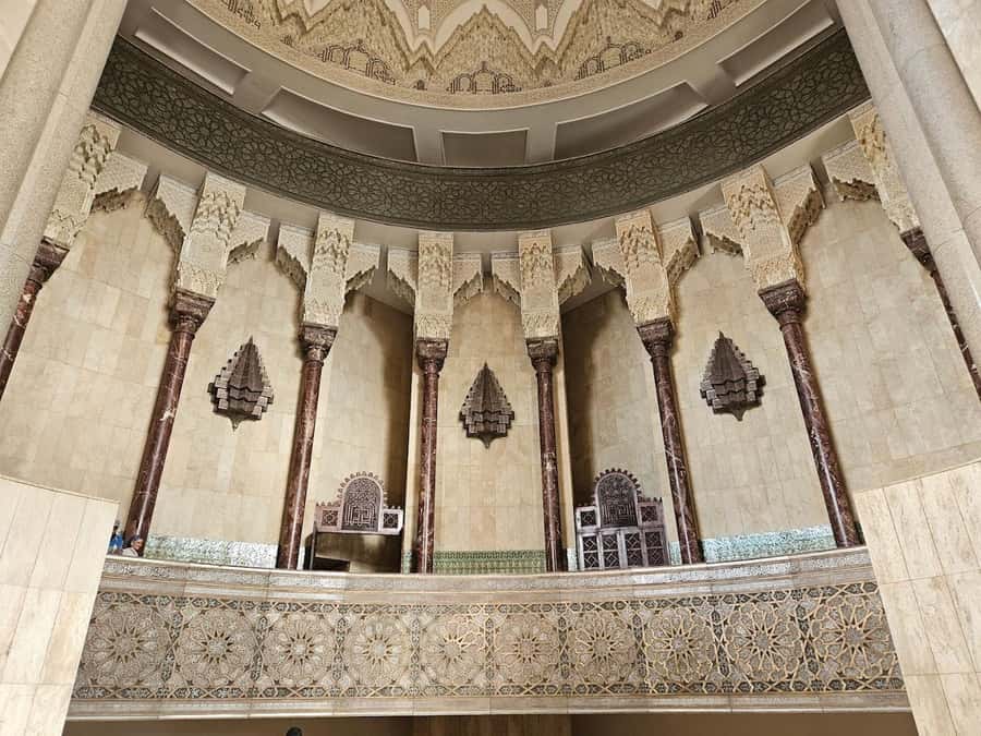 Casablanca: Hassan II Mosque & City Highlights Tour - Transport, pickup, and the value of a mini-group