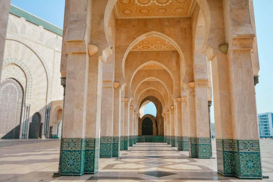 Casablanca: Hassan II Mosque Premium Tour with Entry Ticket - Meeting the team at the mosque