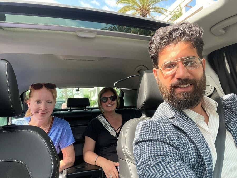 Casablanca: Layover Sightseeing Tour with Airport Transfer - Meeting your driver at Mohammed V Airport