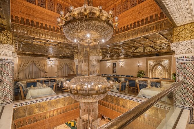 Casablanca Layover Tour with Round-Trip Airport Transfer - Meeting your driver at Mohammed V Airport