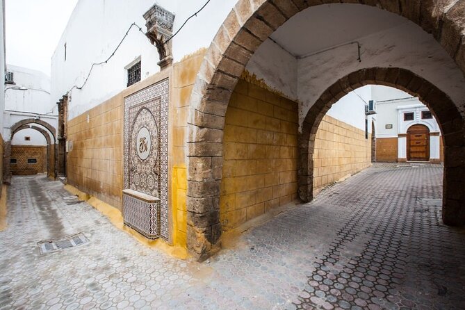 Casablanca Layover Tour with Round-Trip Airport Transfer - Rick’s Café and Casablanca’s movie connection
