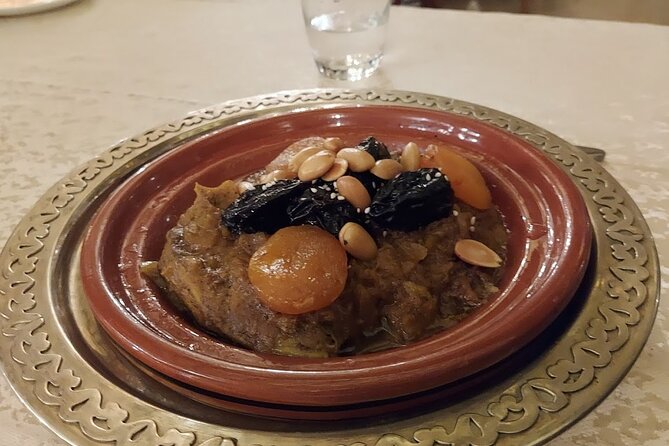 Casablanca Night Tour with Andalusian Dinner Show - What the guides add to the evening