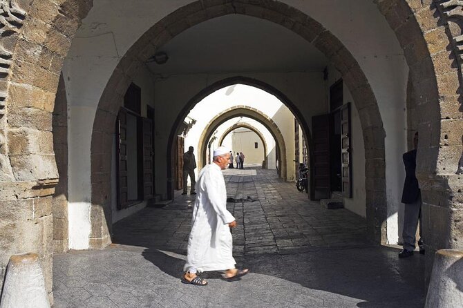 Casablanca Private City Tour - Walking through the Old Medina