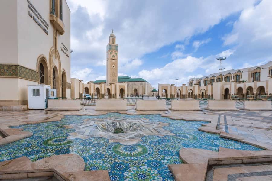 Casablanca: Private Guided Tour with Hassan II Mosque Ticket - Parks, churches, and civic Casablanca