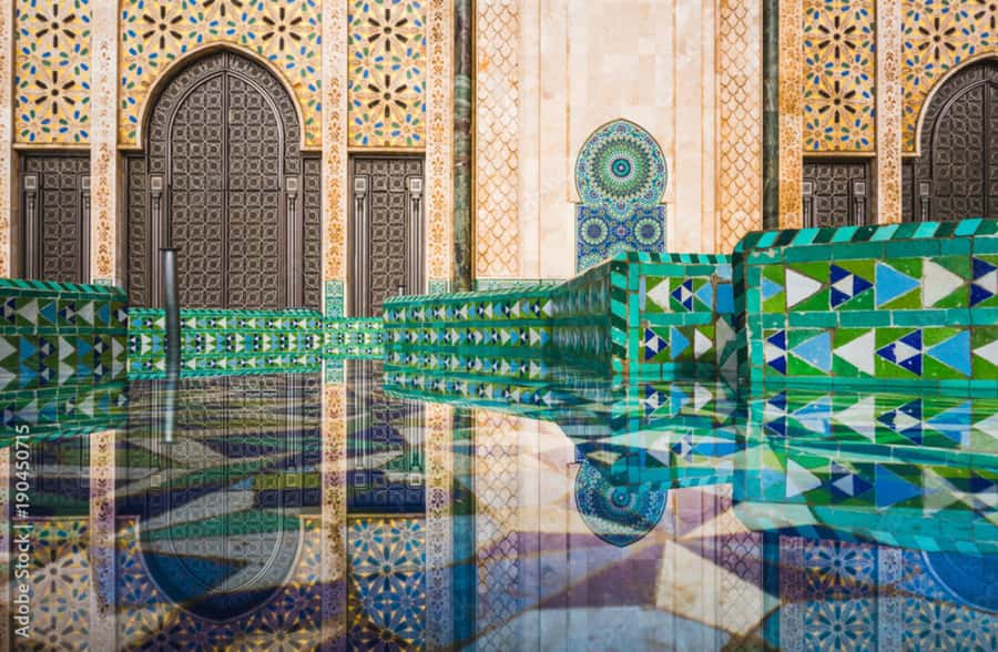 Casablanca: Private Guided Tour with Hassan II Mosque Ticket - What the guides add to the experience