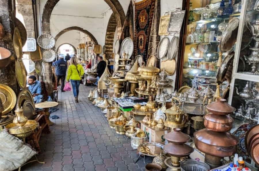 Casablanca: Traditional Souks Shopping Private Tour - The guides and service level
