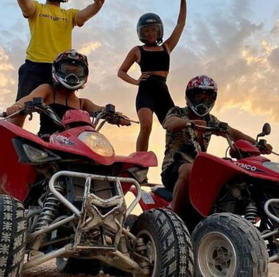 Dinner show in agafay Desert 1h quad bike & 20 min camels - Tea, the Pool, and the Argan Oil Stop