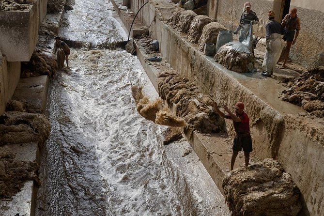 Discover Fez's and its hidden secrets - The Medina of Fez, where the route comes together
