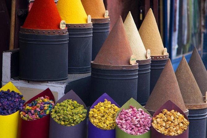 Discover Fez's and its hidden secrets - Bab Boujloud, a memorable closing point