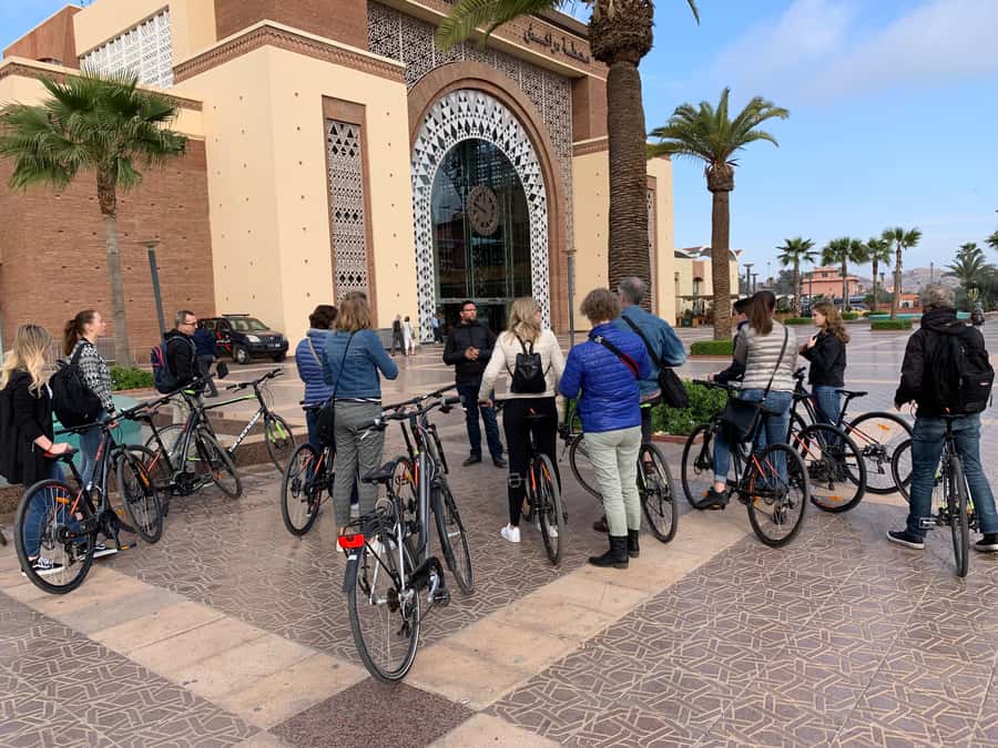 Dutch Bike Tour in Marrakech with Local Guide - Jemaa el Fnaa: Marrakech’s Famous Center