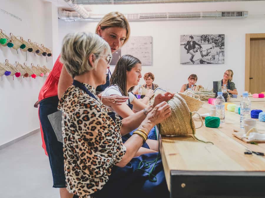 Embroider Your Name in Arabic Calligraphy – Marrakech Medina - Stitching your design onto the basket