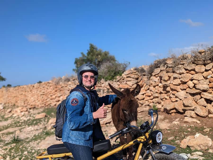 Essaouira: Area Highlights Guided E-Bike Tour - Following the beach toward Mogador Island