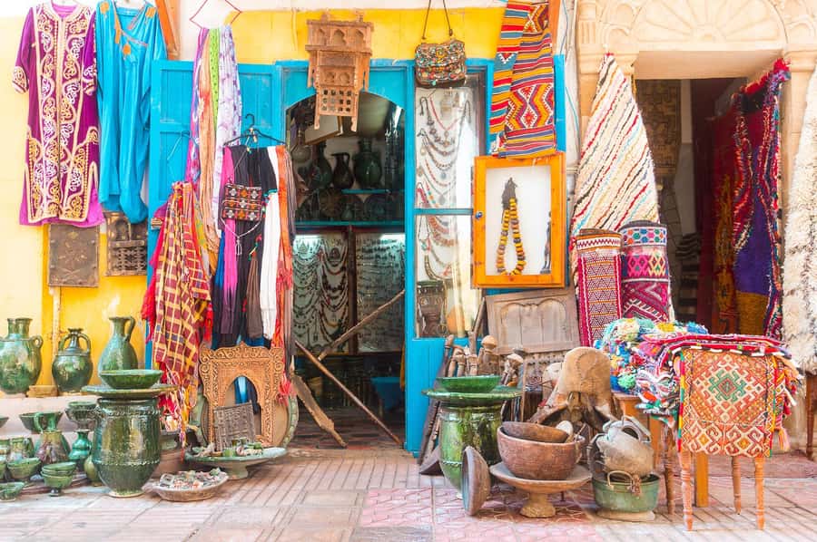 Essaouira: Surf Trip from Marrakech - Walking through the medina and thuya workshops
