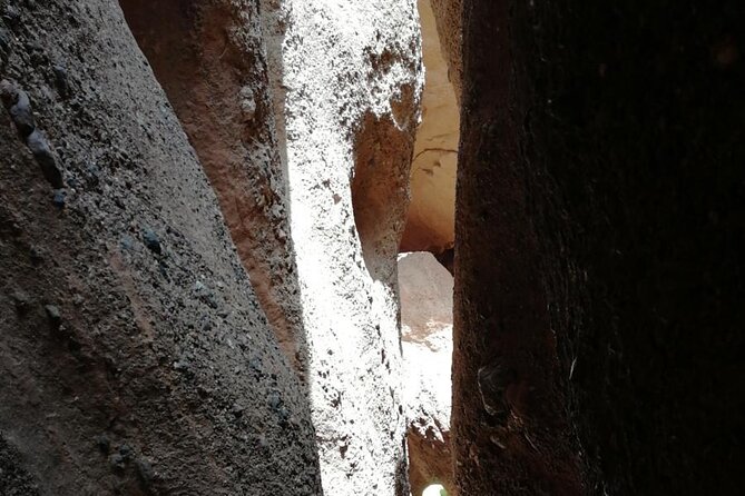 Excursion to Gorge Dades and Canyon Fingers of Monkey Morocco - How the Valley of the Roses fits the outing