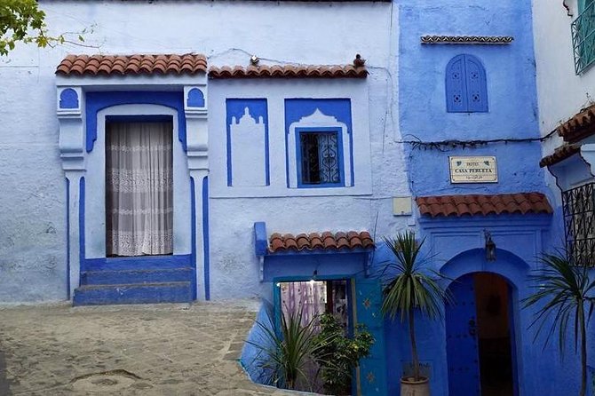 Facinating Chefchaouen Day Trip from Fes - The 8:00 AM pickup and the road north