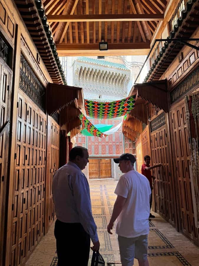 Fes City Tour: Discover the Medina's Treasures - Finding your way through the ancient Medina