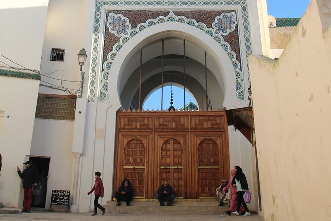 Fes wonders - Qarawiyyin and Moulay Idriss II’s zaouia