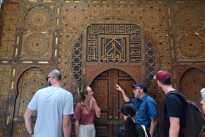 Fez: A FEScinating group tour - Kairaouine Mosque and the meaning of the medina