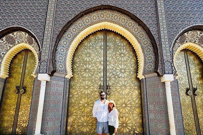 Fez Guided Tour of Artisans and Handicrafts Full-Day Private Tour - Bab Boujloud finishes the day