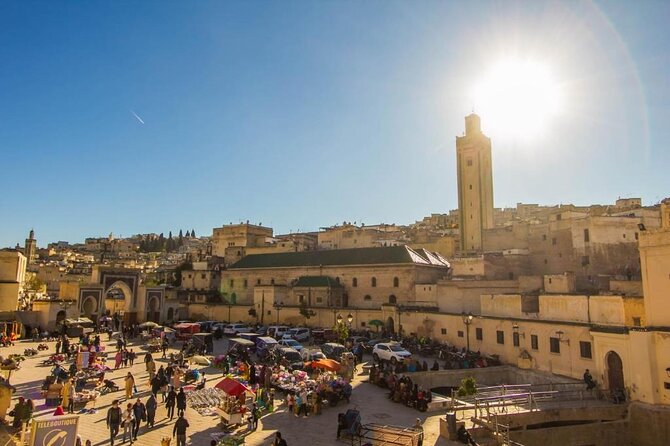 Fez Highlights Half-Day Tour: Unveiling the Best of the Medina - Walking the medina through its working crafts