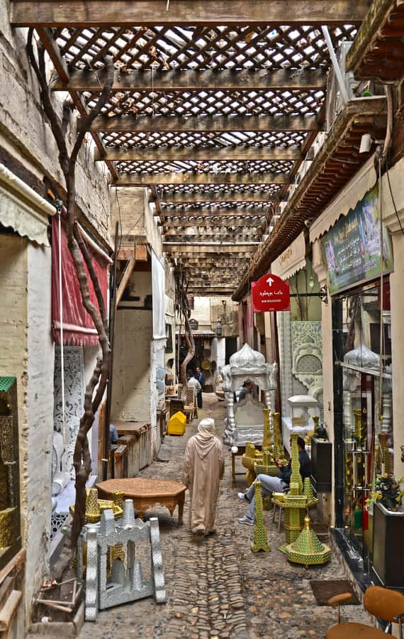 Fez: Walking Tour in the Ancient City of Fez - Pace, clothing, and what to bring