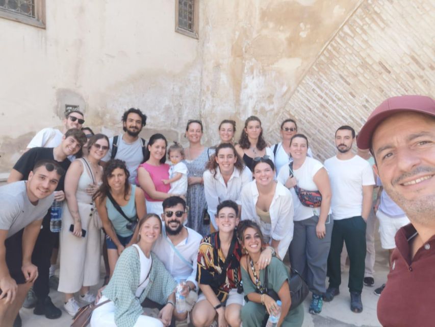 Fez: Walking Tour in the Ancient City of Fez - Museums, woodworkers, and the old foundouk