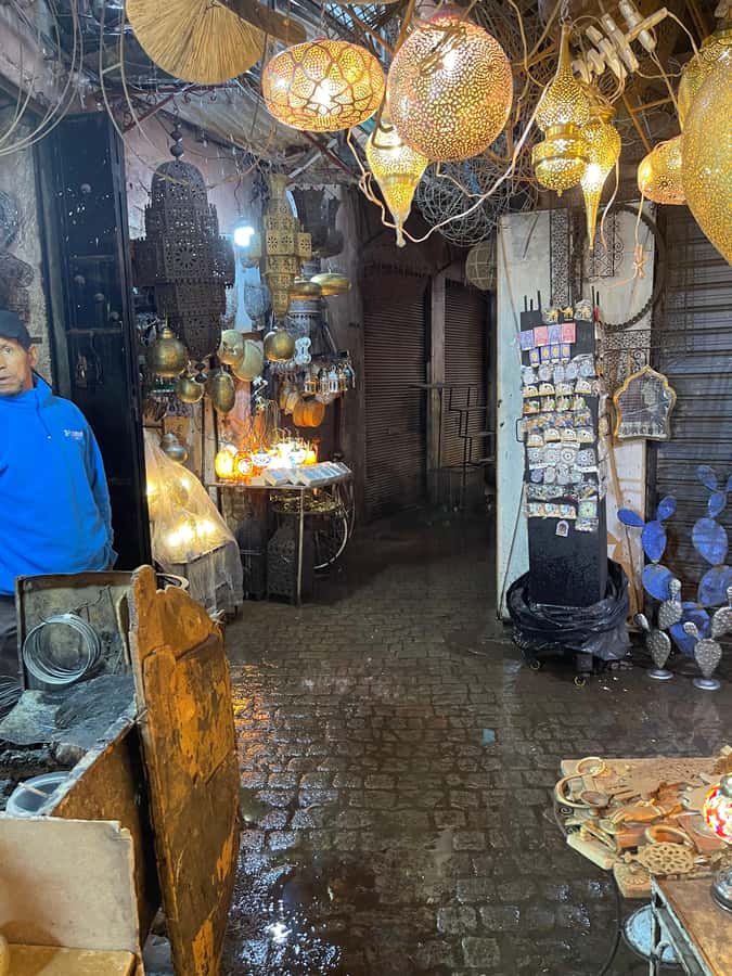 Friend tour guide to Fes Medina private walking tour - Why a local guide changes Fes Medina