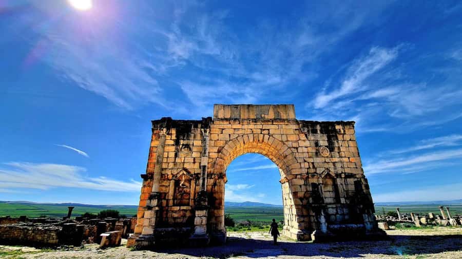 From Fes: Meknes Volubilis and Moulay Idriss Day Trip - Lunch and the rhythm of the afternoon