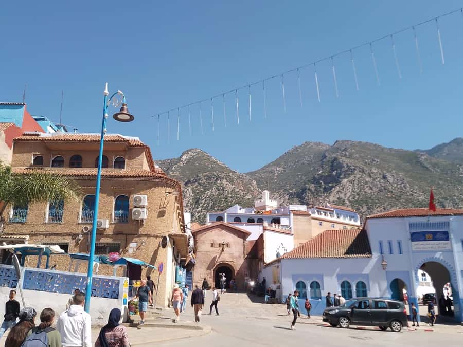 From Fez: Day Tour to the Blue Town of Chefchaouen - Lunch, shopping, and what costs extra