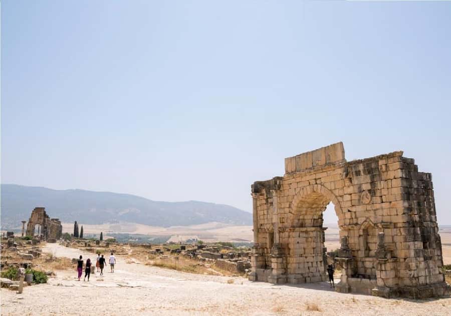 From Fez: Volubilis, Moulay Idriss and Meknes Full Day Tour - Leaving Fez between 9:15 and 9:30