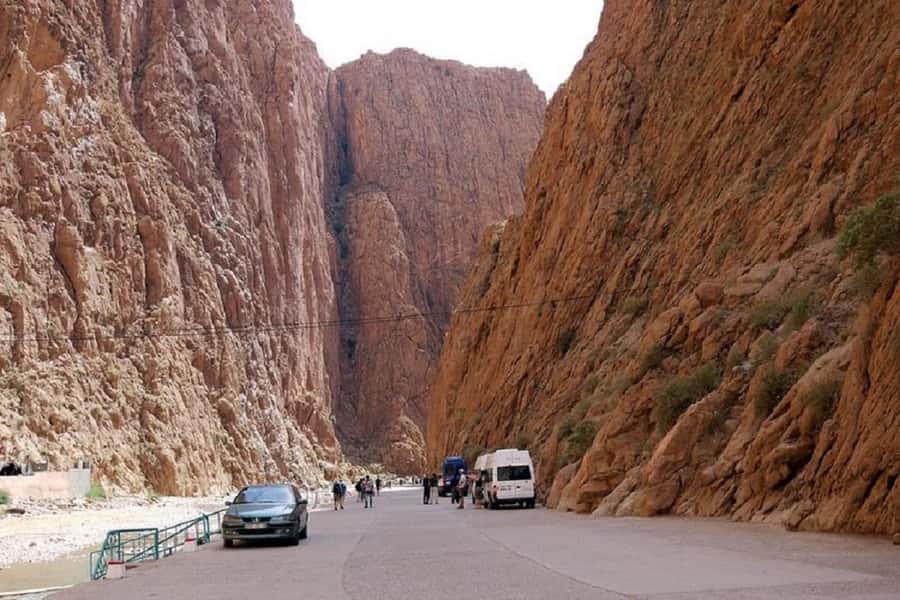 From Marrakech: 3-Day Desert Tour to Fes via Erg Chebbi - What to pack and what to expect at pickup