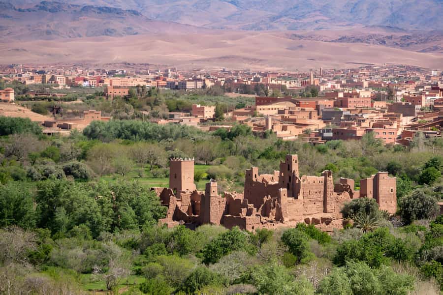 From Marrakesh: Private 4-Day Sahara Desert Discovery Tour - Guides, vehicles, and the value of a private group