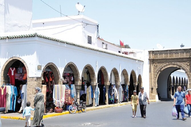 From Rick’s Café to Royal Palaces: A Casablanca Adventure - Central Market gives you a taste of everyday Casablanca